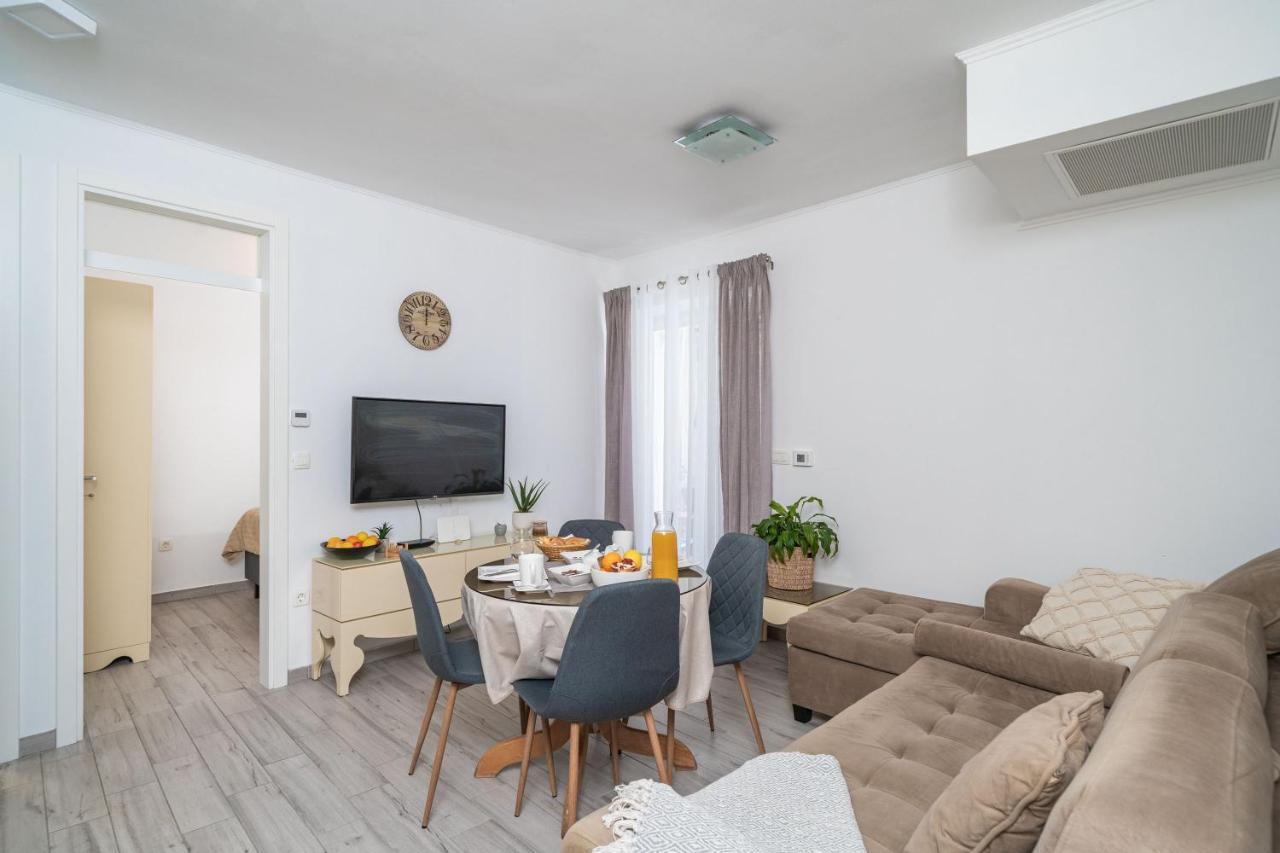Rooms&Apartments Tomic สตอน ภายนอก รูปภาพ