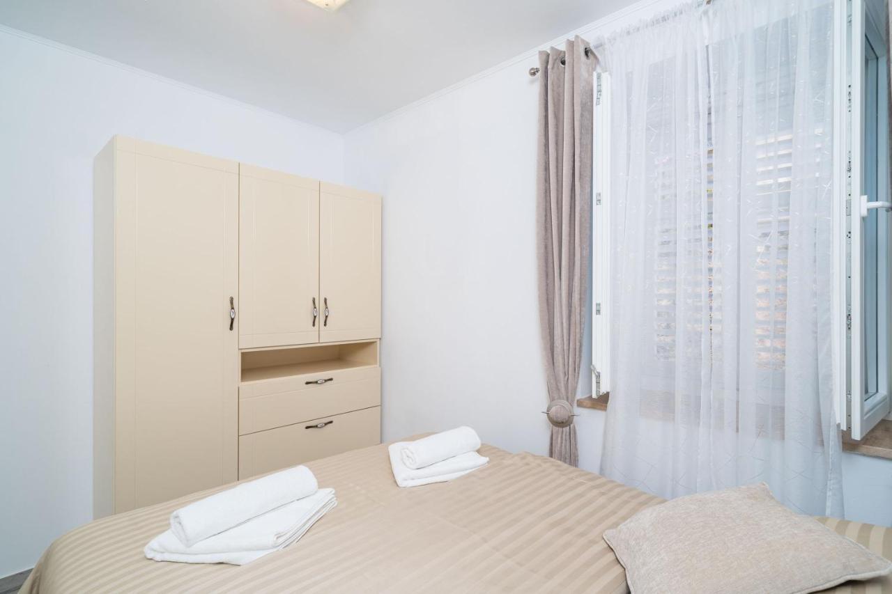 Rooms&Apartments Tomic สตอน ภายนอก รูปภาพ